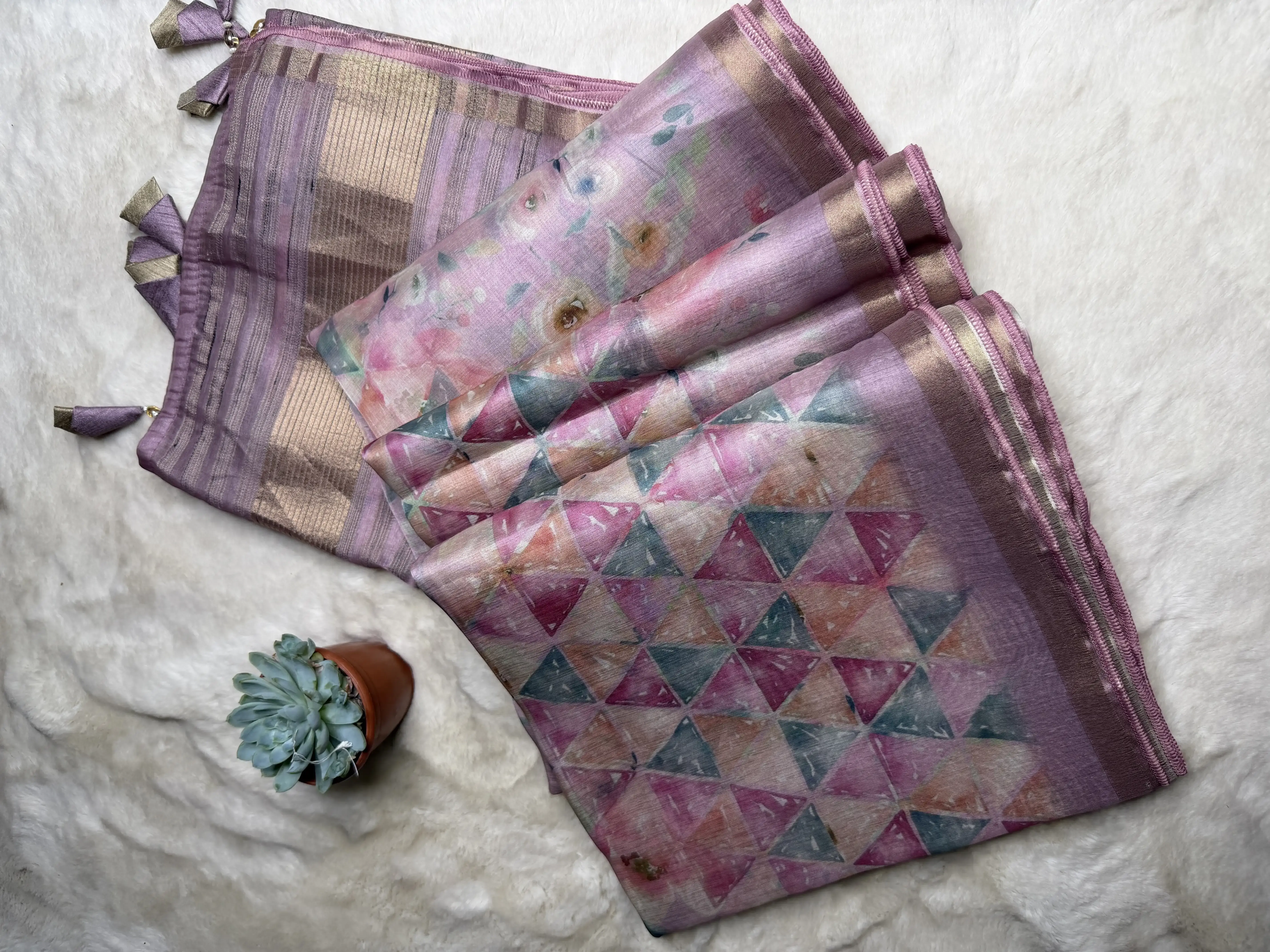 Grey abstract print fancy saree