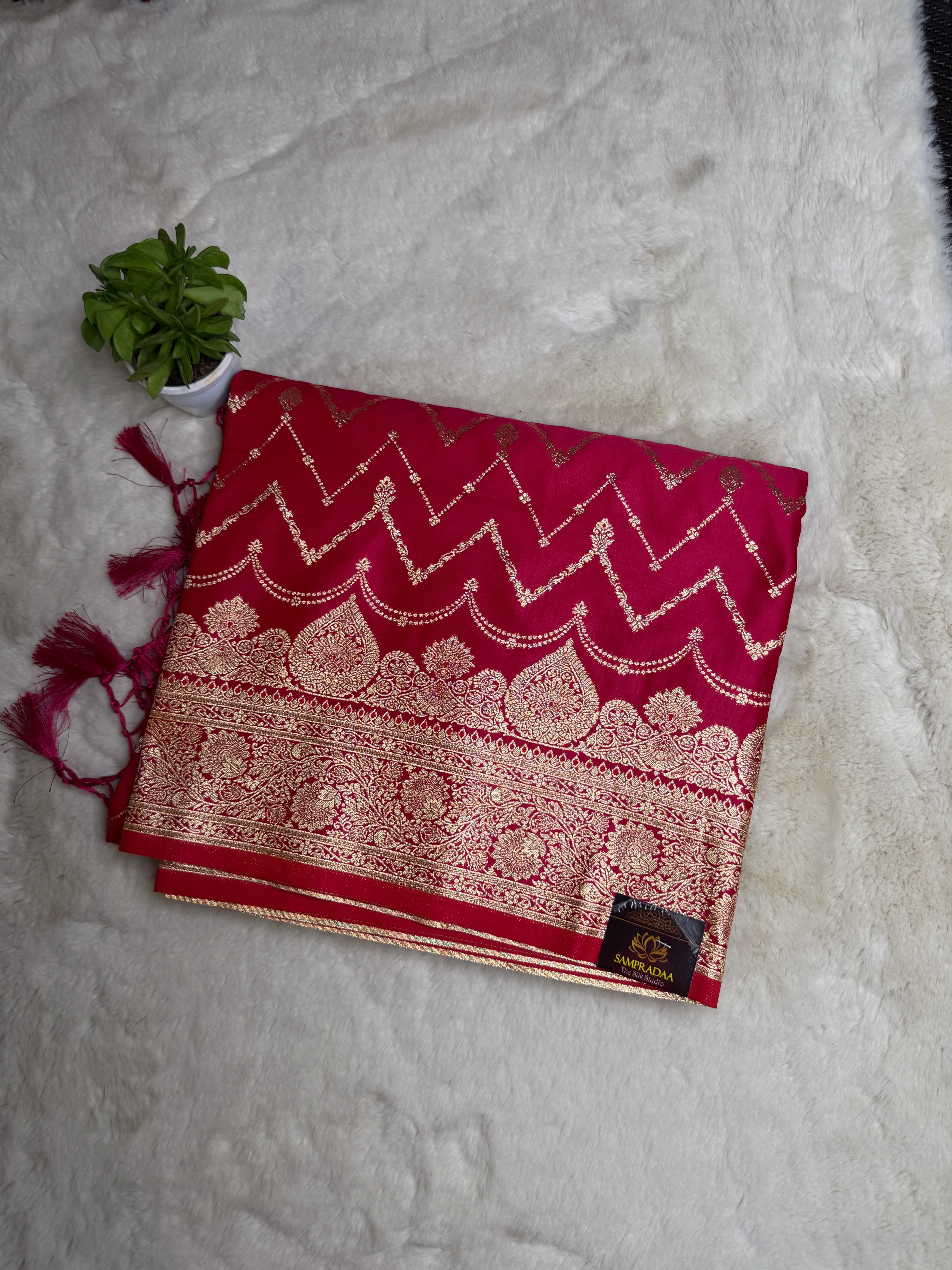 Pink jewel design grand pallu Semi Benaras Saree