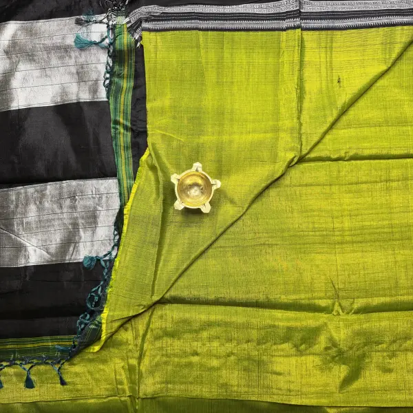 Ilakal Parrot Green with Black contrast Border