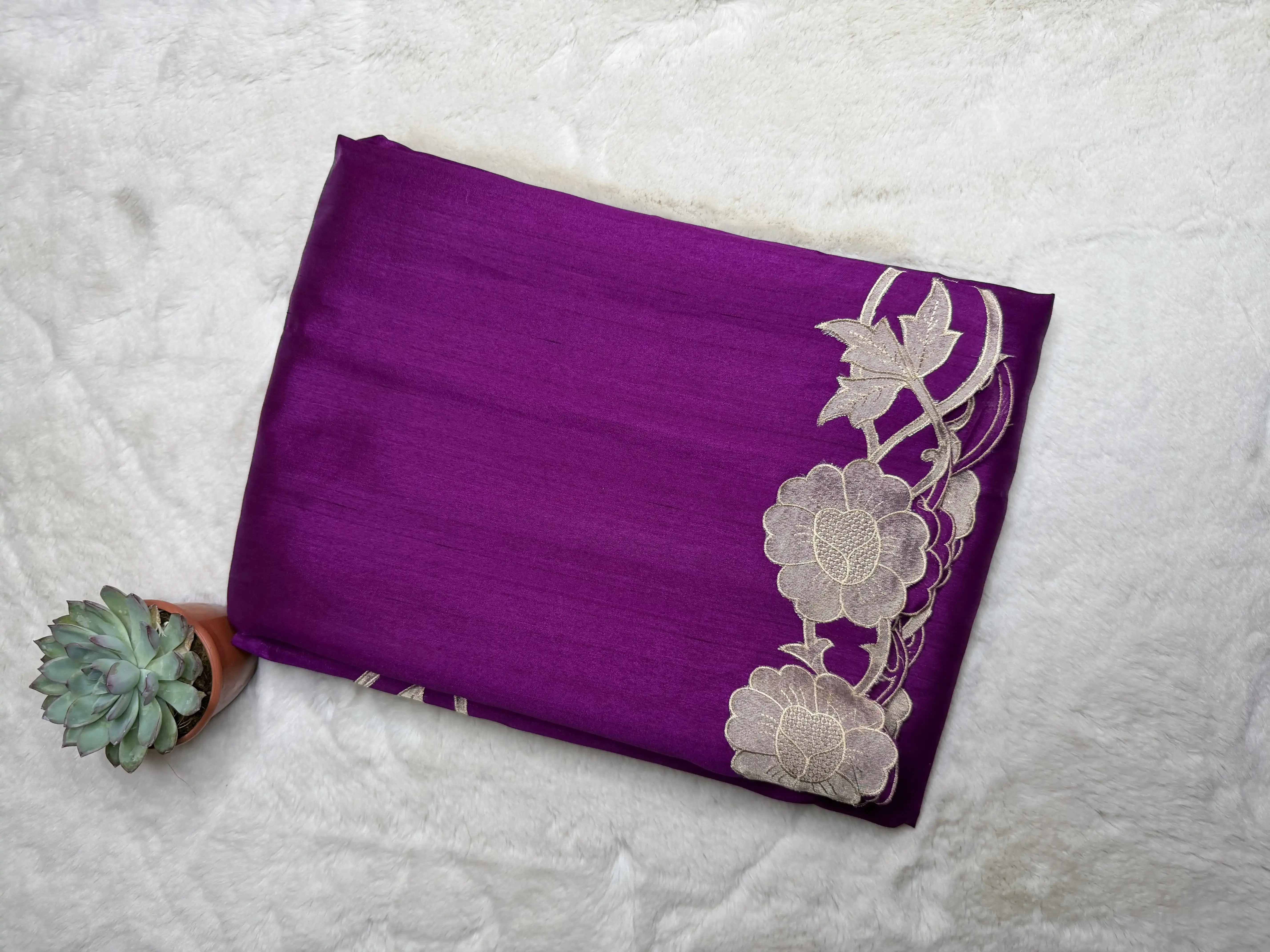 Red Scallop Border Semi Tussar Silk Saree