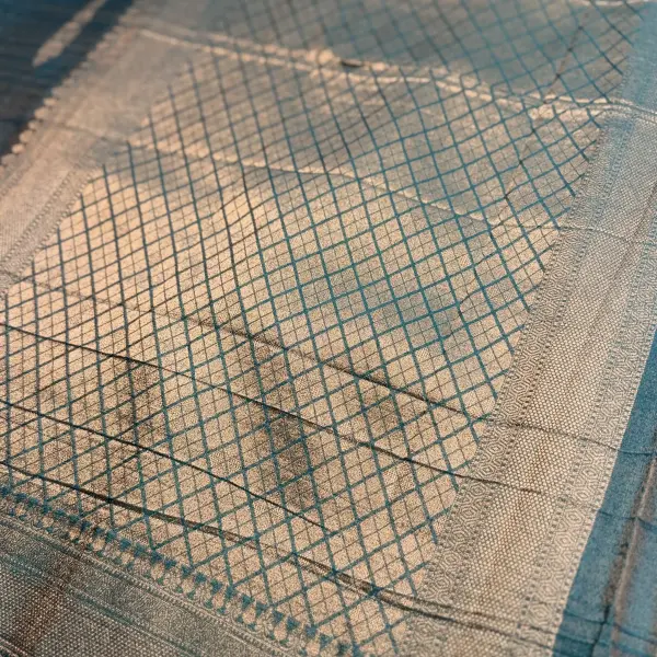 Blue Leaf motif Crush Viscose Fancy Saree