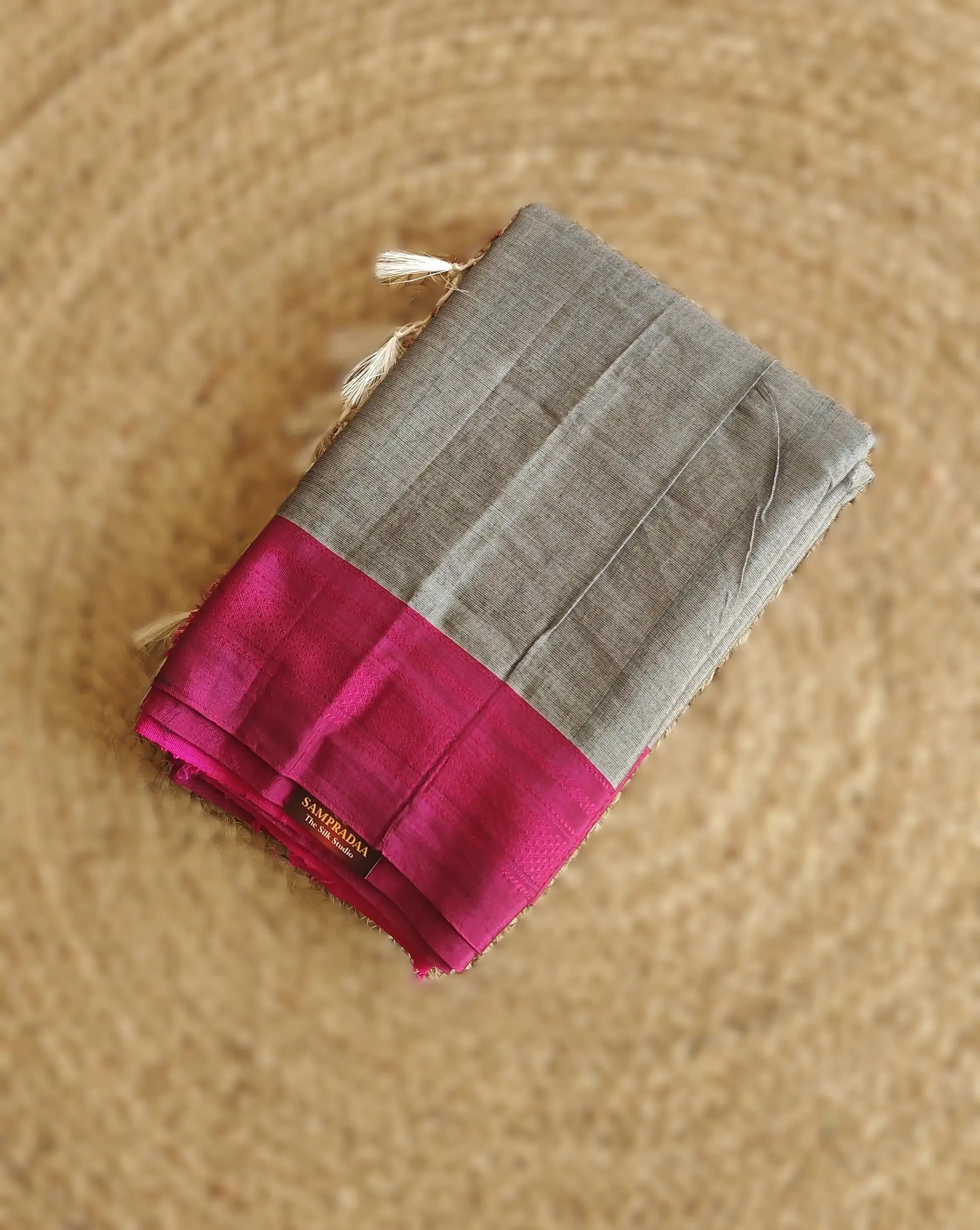 Ilakal Plain Grey with Pink border Saree