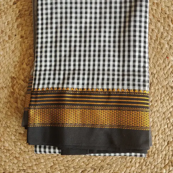 Ilakal Black and White checks pattern Saree